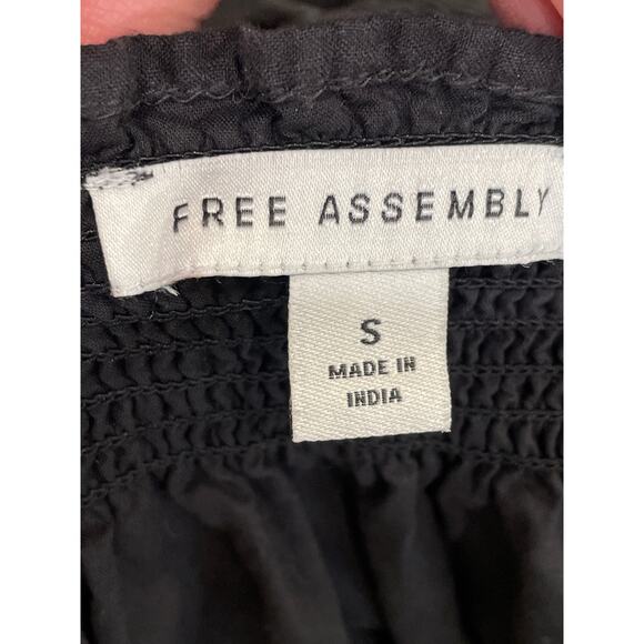 Free Assembly Tank Top Women's Size Small Black Smocked Summer - Picture 6 of 6
